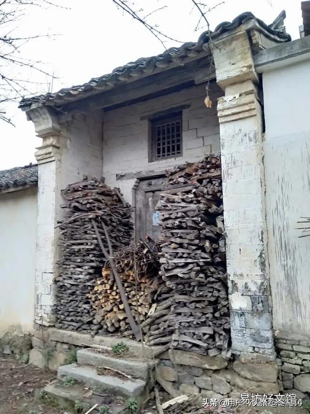 老师请帮忙如何为怀念老家故居作一首诗?