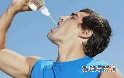 运动完可以一次性大量喝水吗