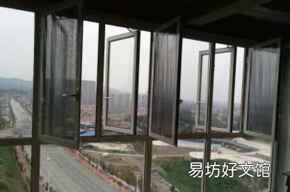 外墙漆粘在窗户上怎么清洗