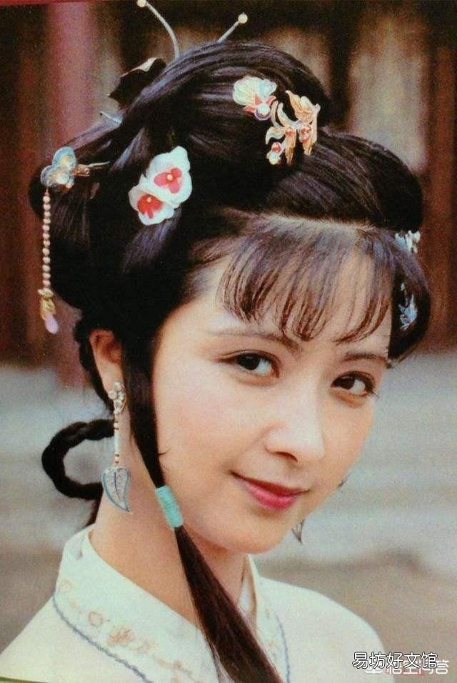 《红楼梦》里尤二姐住在小花枝巷不好吗?为何非得要搬进贾府呢?