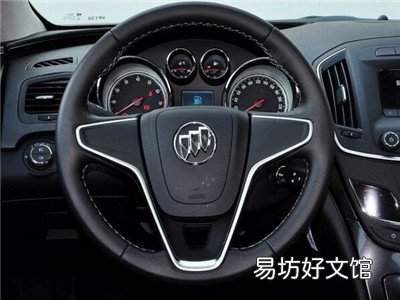 老司机扶方向盘的坏习惯