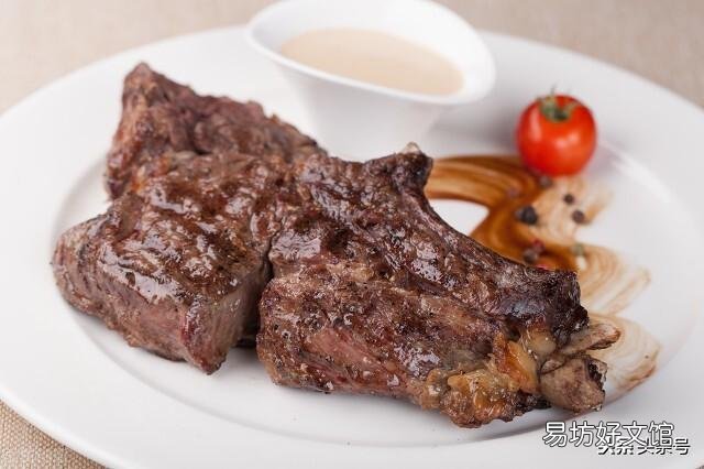 外国人吃牛排一份管饱,在中国吃火锅上3盘肉还不饱,什么原因?