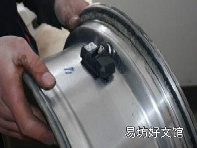 安装内置胎压监测还会爆胎吗