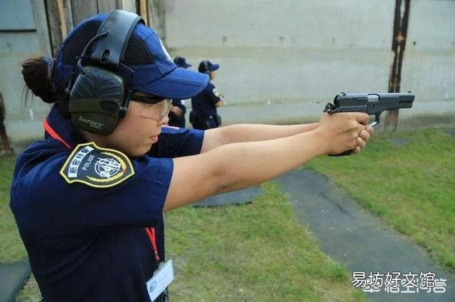 老兵们说,手枪50米外就打不死人了,是真的吗?