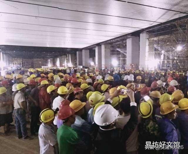 为什么民工工资三、四百一天,但他们大多常年累月下来还是很穷?