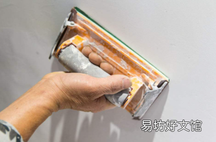 已经有墙纸了怎么翻新