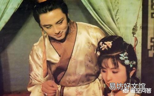 《红楼梦》中王熙凤死后按规矩被贾琏扶正的人是秋桐还是平儿?为什么?