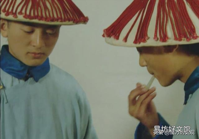 古代妃子侍寝皇帝，洗完澡，为什么光着身子卷起来送给皇帝？
