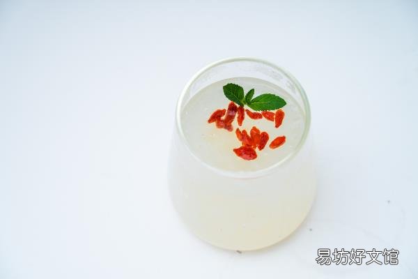 燕窝和银耳能一起炖吗【桃胶能和银耳一起煮吗】