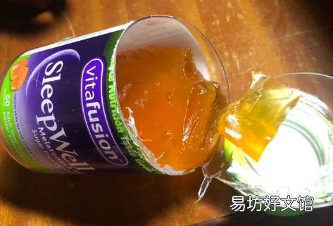 褪黑素对失眠有没有效果 睡不着吃褪黑素对身体有害吗