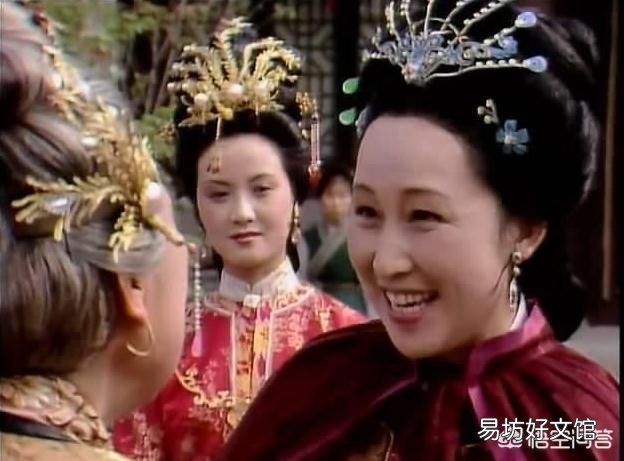 宝钗是不是有点自私？以她的条件可以找其他官家子弟联姻，为何不成全宝黛呢？