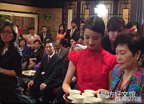 农村宴席上什么人坐上座?