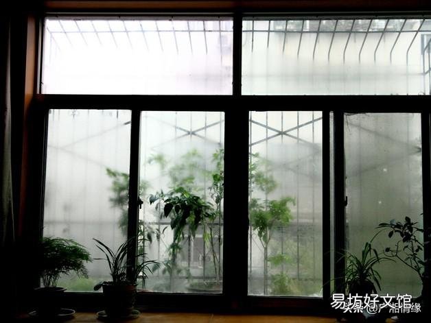 上联:打开日月门,如何对下联?
