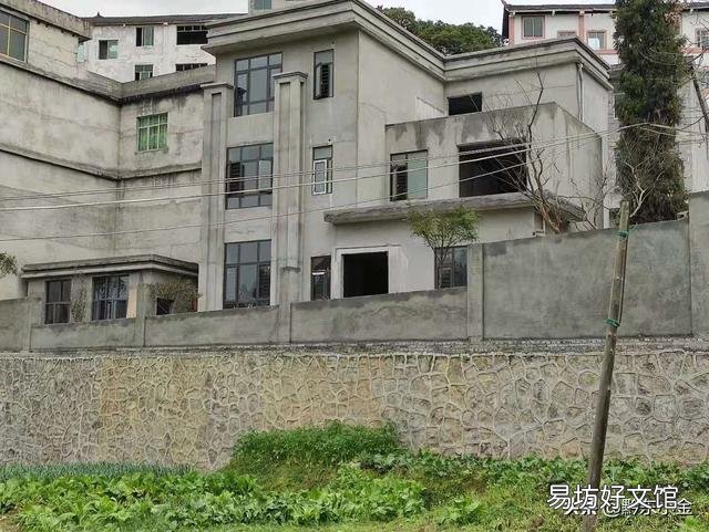 农村有四间房的老房子宅基,现在想翻建三大间平房,不打基础直接平地起房可以吗?