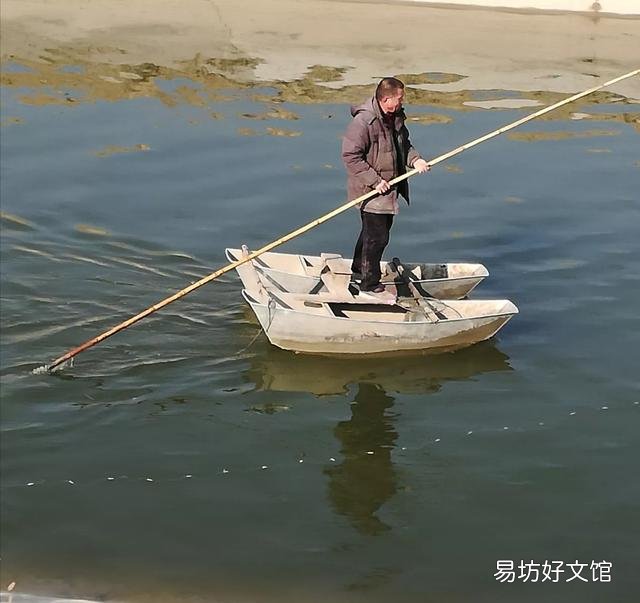 对联：狂风呼啸哪里去？