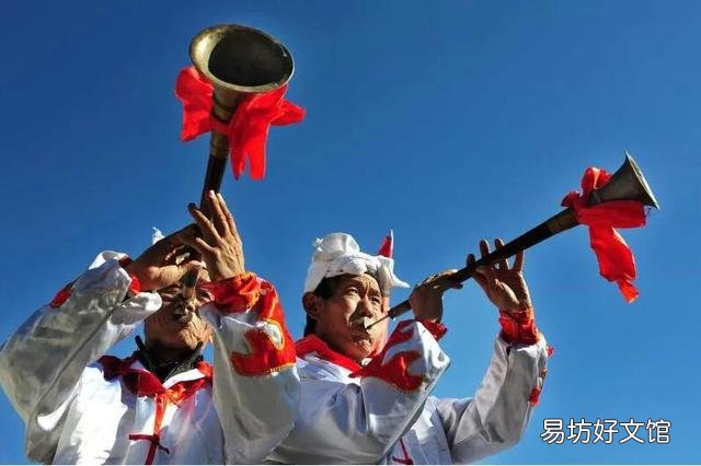农村办喜事或丧事的时候，为什么吹唢呐的要去给大厨打个招呼？