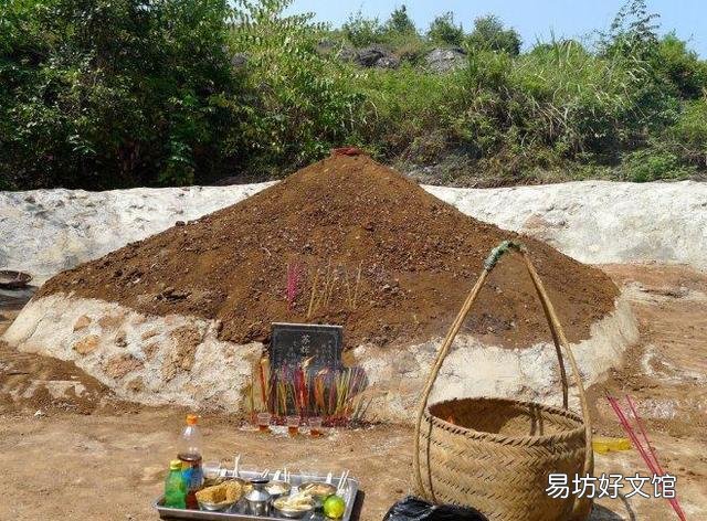在农村,为什么有些人去世后要埋在庄稼地里?