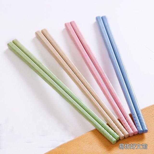 本人发明了空心筷子，既可以夹也可当吸管用，会有销路吗？