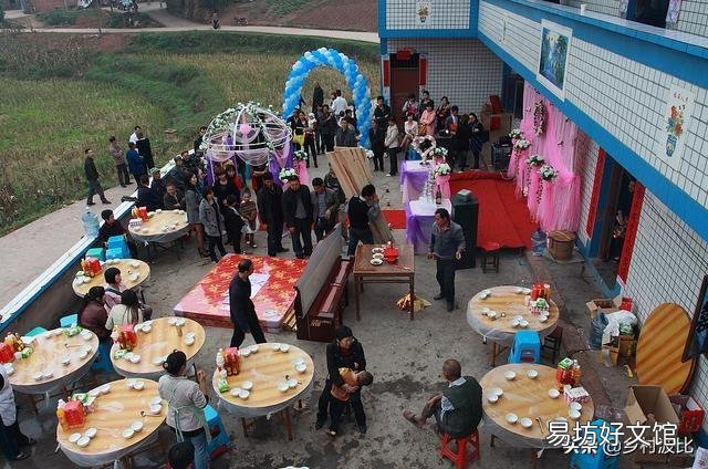 朋友结婚,我随礼2000。晚上收到短信说以后不要再联系了,2000少吗?