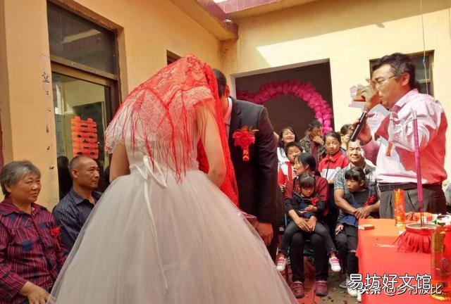 朋友结婚,我随礼2000。晚上收到短信说以后不要再联系了,2000少吗?