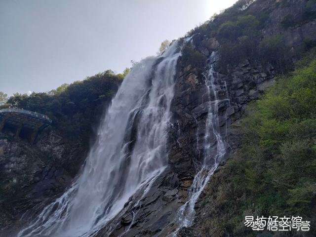 蛇友邀您对：山随溪水走，请接联？