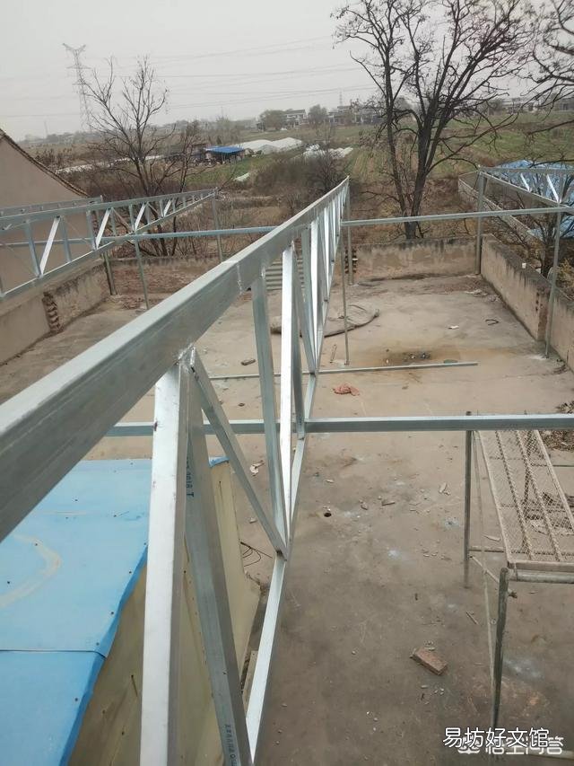 农村自建房楼顶开裂漏水用什么补好一点?