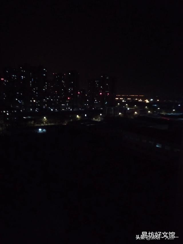 蛇友邀您对:点点流萤作新月,请接联?