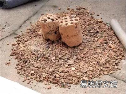 种沙漠玫瑰最好用什么土?