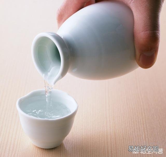 在君子兰中浇白酒有什么科学依据吗?