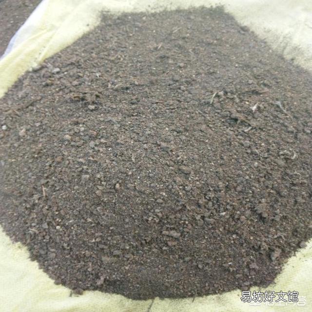香油渣可以直接拌在土里当基肥吗?