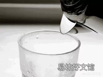 智取生辰纲里杨志他们买酒解暑气，不会越喝越热吗，喝酒解暑有没有科学道理？