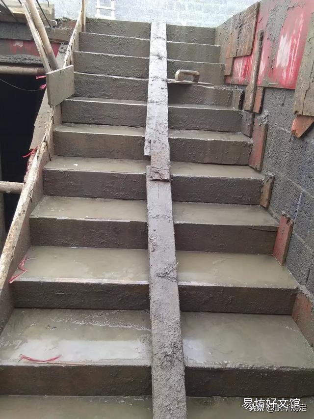 农村自建房，楼梯间做多大比较合适？