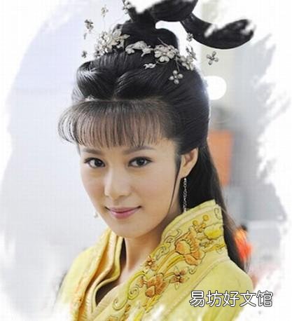 上聯:“吃冬瓜，搖夏扇，夜讀春秋”怎么對下聯？