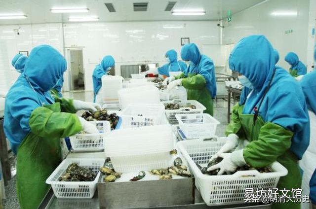 青岛疫情溯源发现进口海鲜外包装有新冠病毒,这说明啥?还能吃吗?