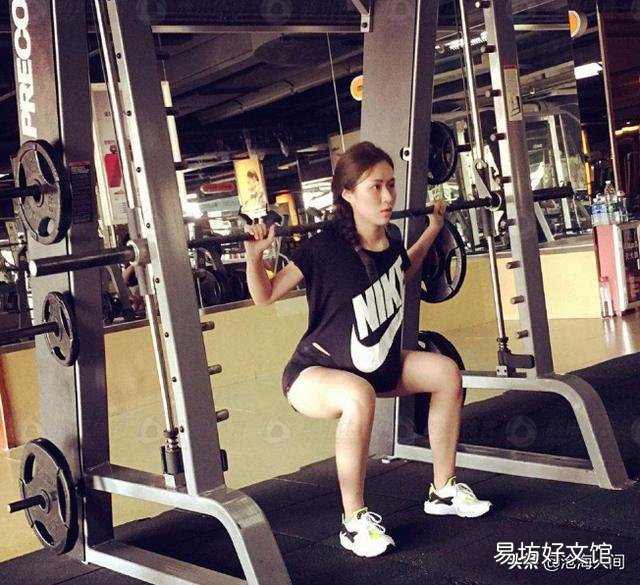 四十岁的人了，还能练习深蹲吗？对膝盖关节有损伤吗？