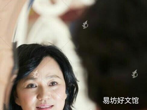 一个五十的女人、保养得像十八岁,她有着怎样的生活经历?