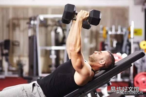 日常健身而且每天做俯卧撑为什么胸肌不长？
