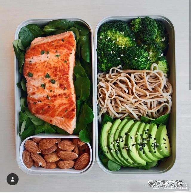 目前在练肌肉,应该在健身当天补充蛋白质还是第二天?饮食方面应该如何合理的搭配?