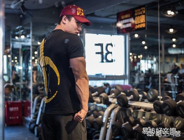 深蹲前怎么热身，锻炼完后怎么拉伸？