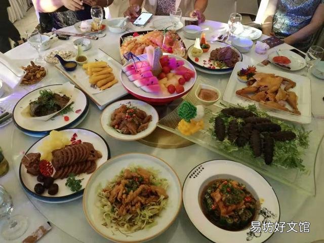 饭店里客人的剩菜,为何只有老板和厨师有处置权,服务员不许动?