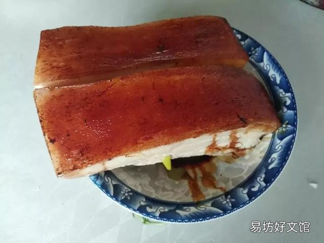 为什么出去旅游,千万不要买路边的肉包子和卤肉吃?