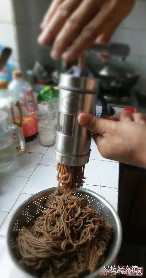 小时候家里穷，你都吃过什么一生难忘的东西？