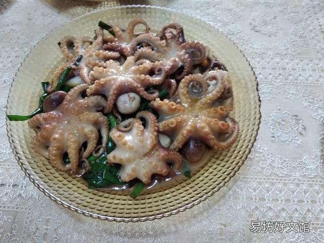 海边人吃海鲜,常说:蚶子拍,八带摔。知道什么意思吗?