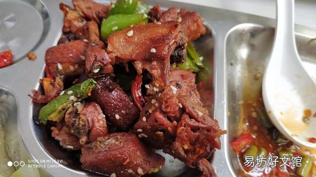 天天在单位食堂吃饭是一种什么感觉,谈谈你的看法?