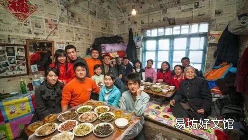 东北人睡炕为什么都是头朝外，他们不怕枕头掉下来吗？