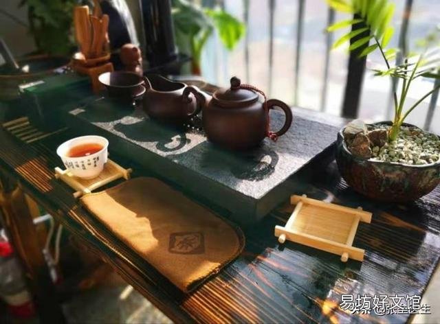 绿茶与红茶,哪个更适合血压高的人喝呢?