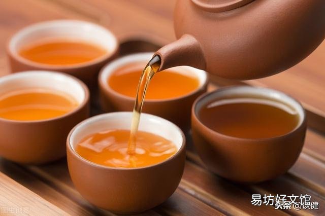 绿茶与红茶,哪个更适合血压高的人喝呢?