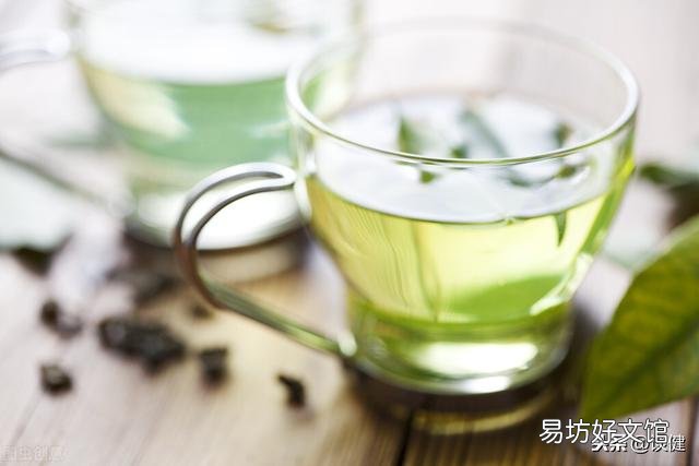 绿茶与红茶,哪个更适合血压高的人喝呢?