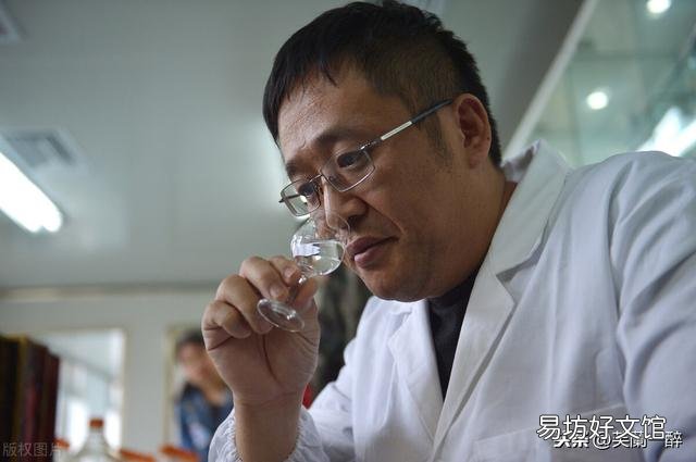 现在人们喝白酒为什么不温酒、烫酒?