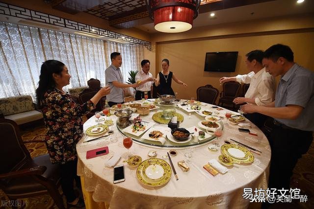 现在人们喝白酒为什么不温酒、烫酒?
